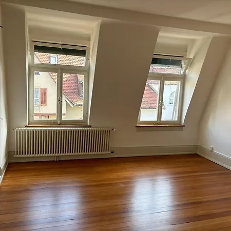 Charmante Altbauwohnung An Zentraler Lage Habitación en casa particular