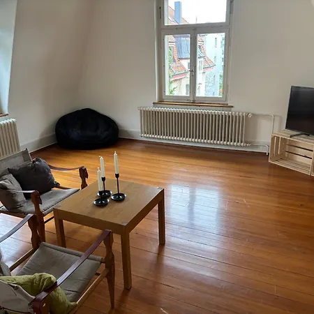 Charmante Altbauwohnung An Zentraler Lage