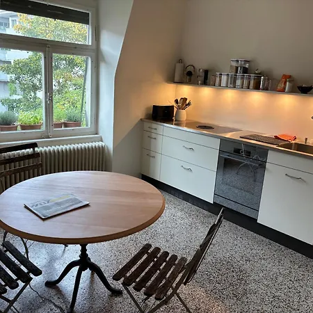 Privatunterkunft Charmante Altbauwohnung An Zentraler Lage Zürich