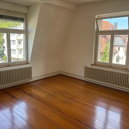 Charmante Altbauwohnung An Zentraler Lage Zürich
